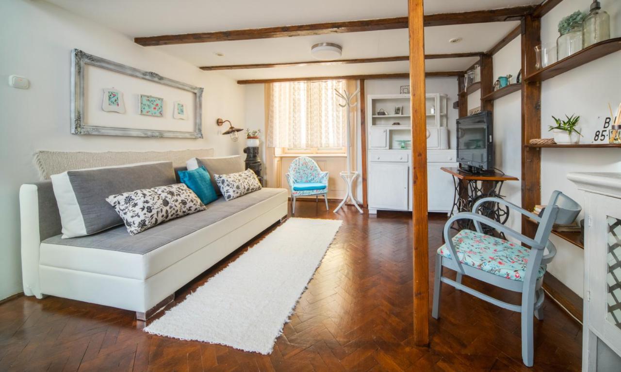 Agria Vintage Apartman Eger Luaran gambar