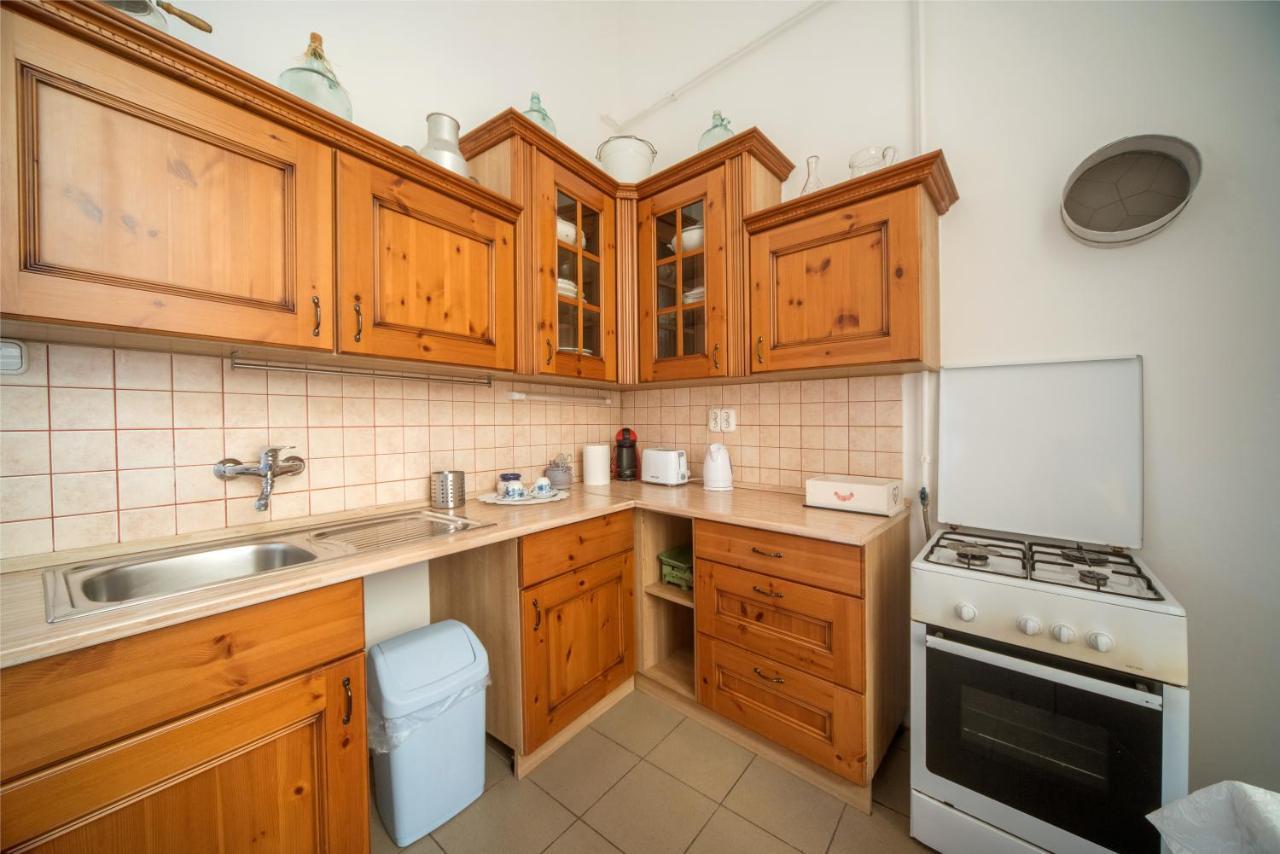 Agria Vintage Apartman Eger Luaran gambar