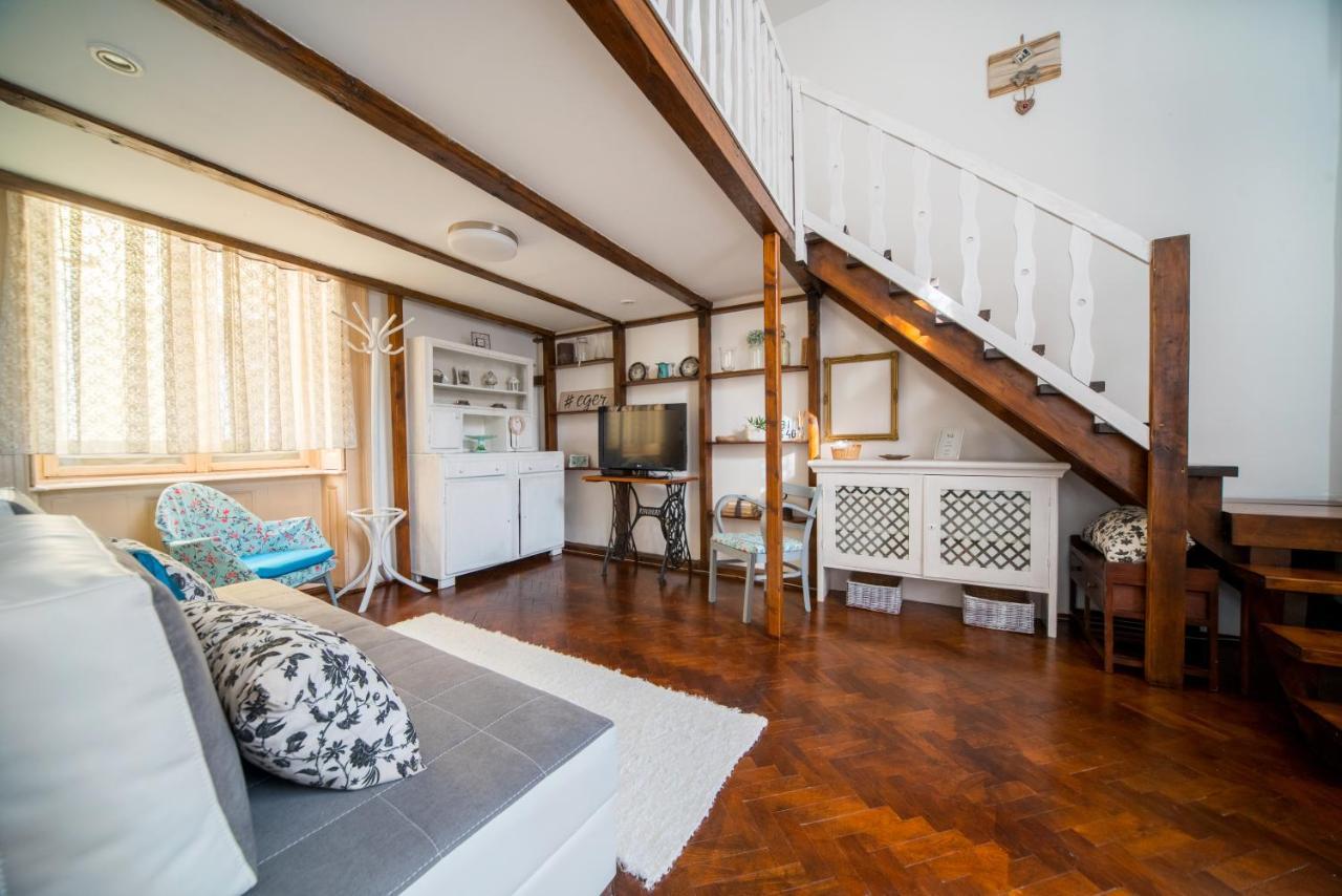 Agria Vintage Apartman Eger Luaran gambar